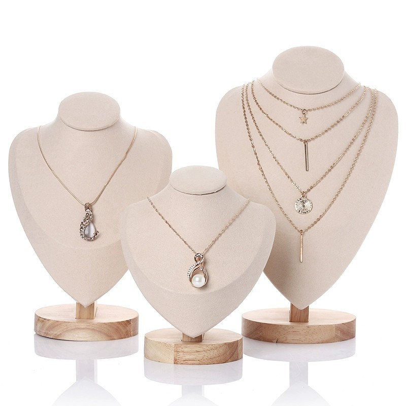 Velvet Portrait Necklace Displ - огляд і ціна Body Jewelry Display Ideas
